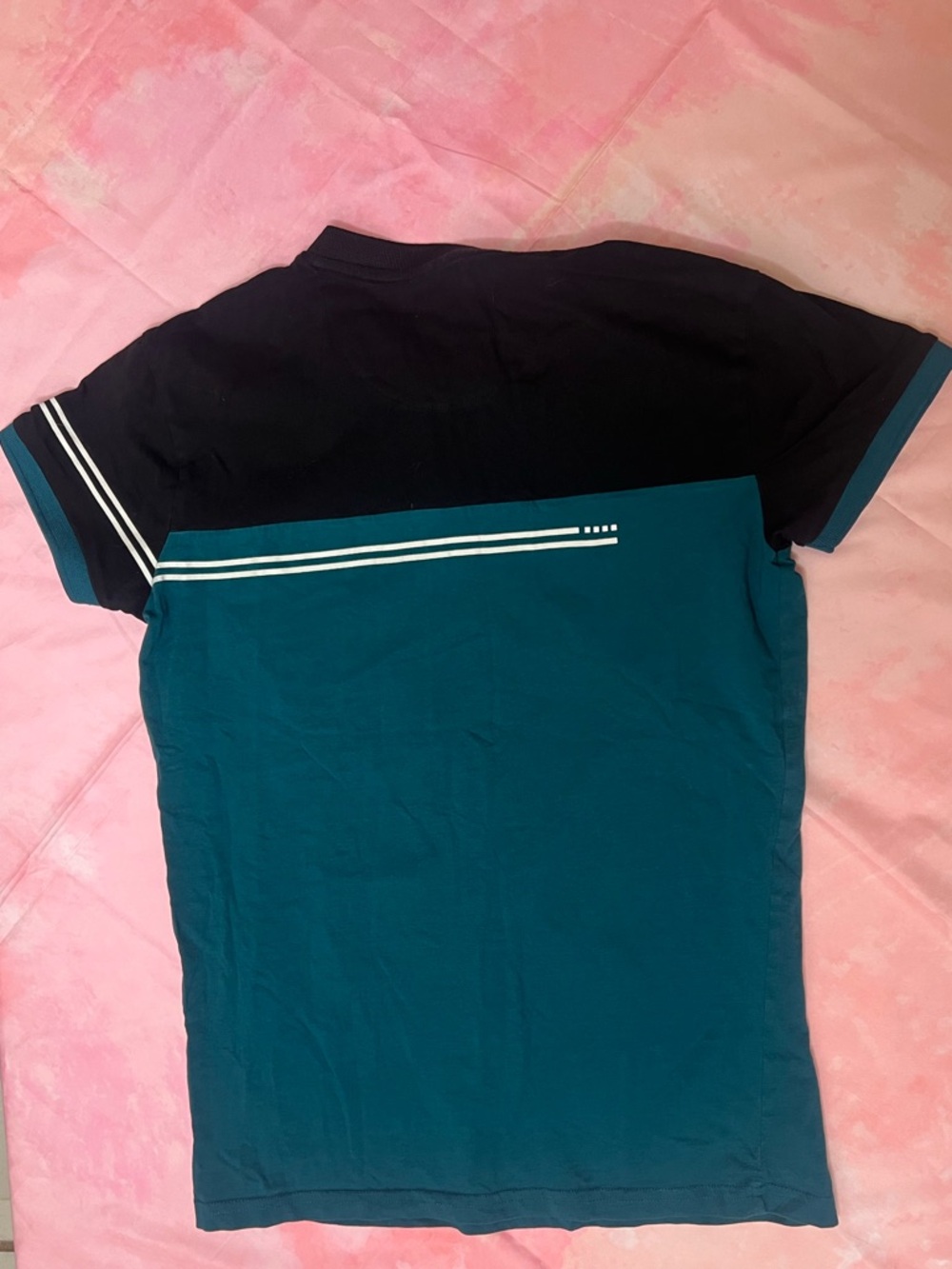 Bundle of 4 tees size Small - Picture 7 of 15
